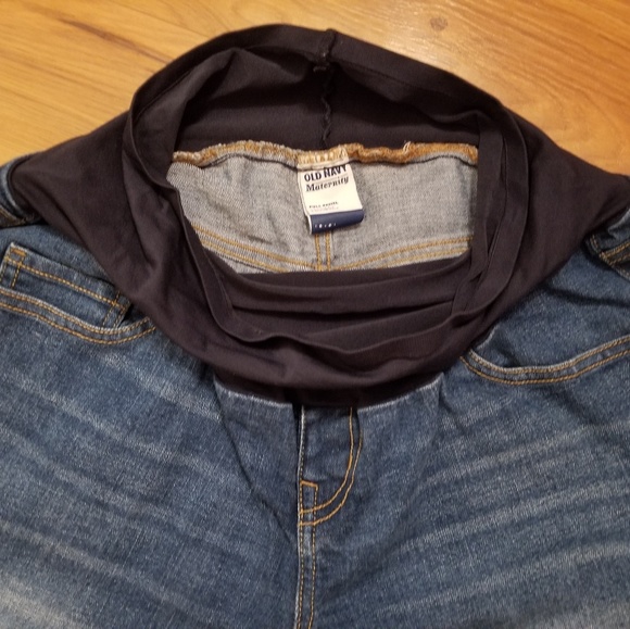 Maternity Shorts - Picture 3 of 7